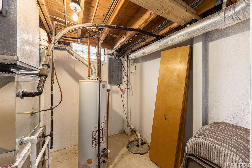 45937 DUKE Drive, Chesterfield, MI — Photo 36