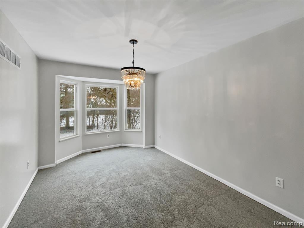 4203 SUNBURST Avenue, Waterford, MI 48329 — Photo 12