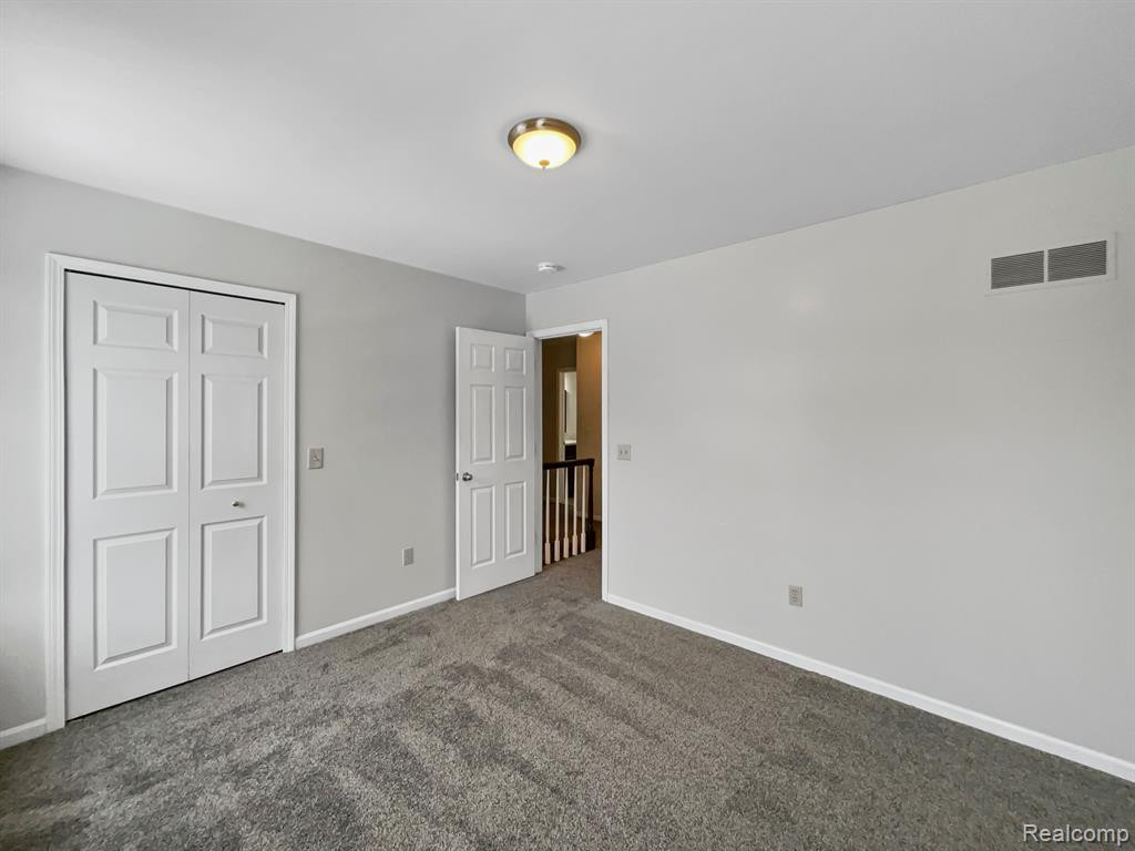 4203 SUNBURST Avenue, Waterford, MI 48329 — Photo 16