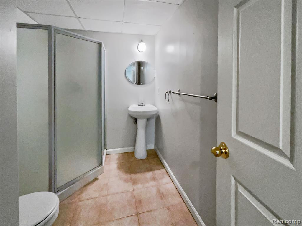 4203 SUNBURST Avenue, Waterford, MI 48329 — Photo 19