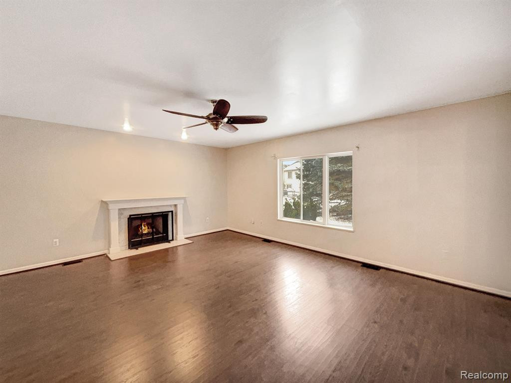 4203 SUNBURST Avenue, Waterford, MI 48329 — Photo 37