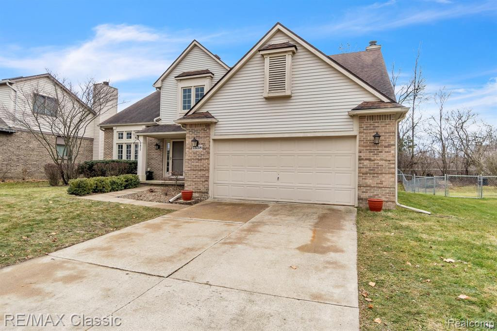 1458 S HIDDEN CREEK Drive, Saline, MI 48176 — Photo 4