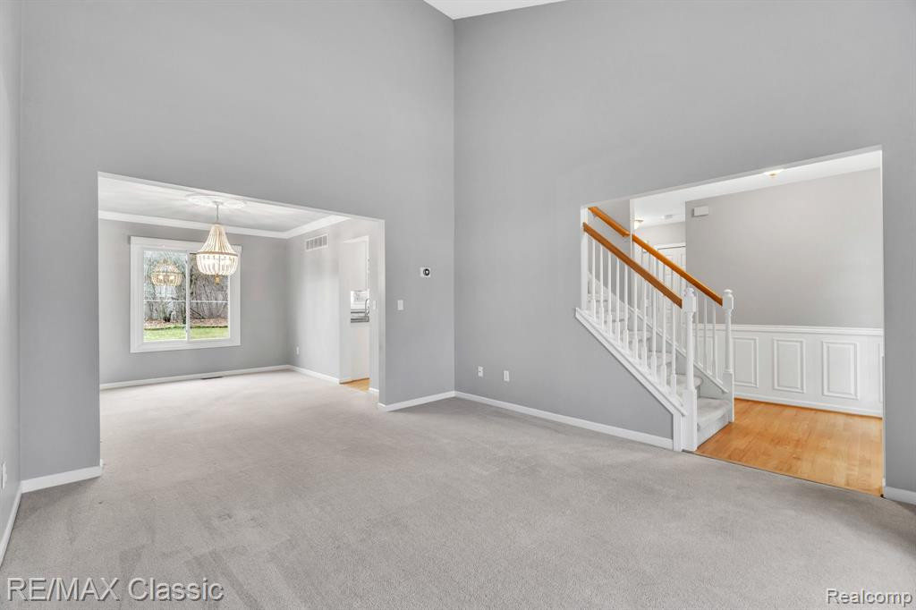 1458 S HIDDEN CREEK Drive, Saline, MI 48176 — Photo 8