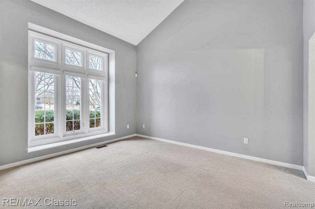 1458 S HIDDEN CREEK Drive, Saline, MI 48176 — Photo 10