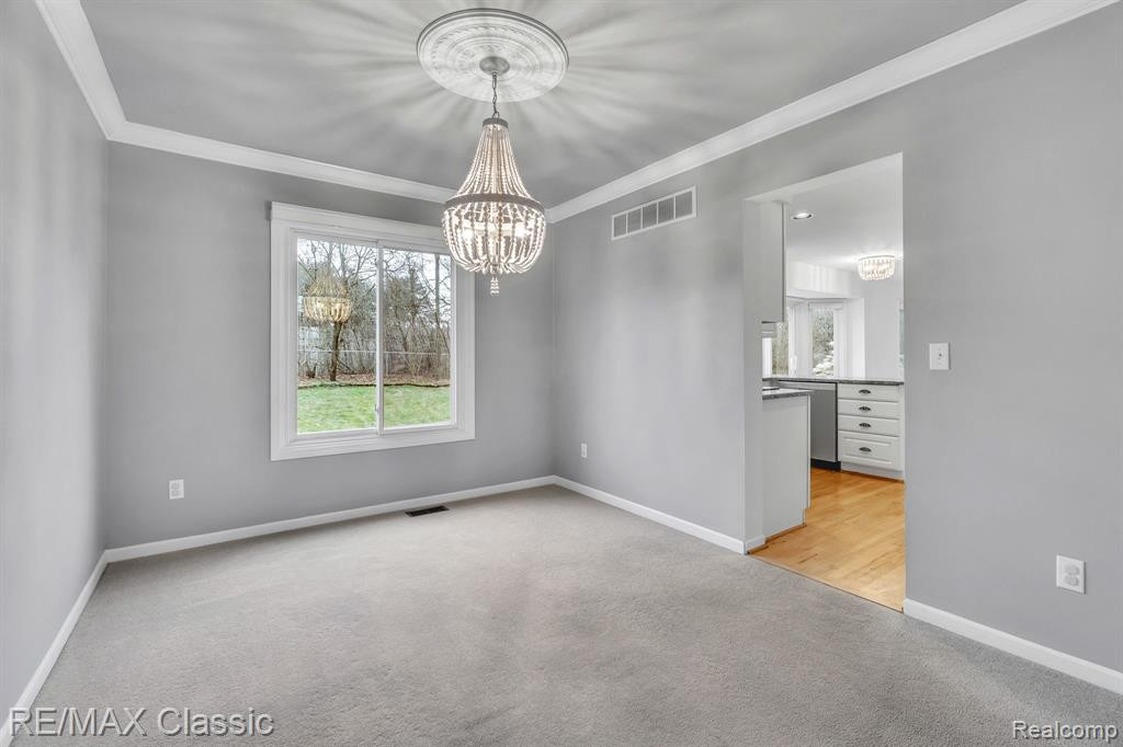 1458 S HIDDEN CREEK Drive, Saline, MI 48176 — Photo 11