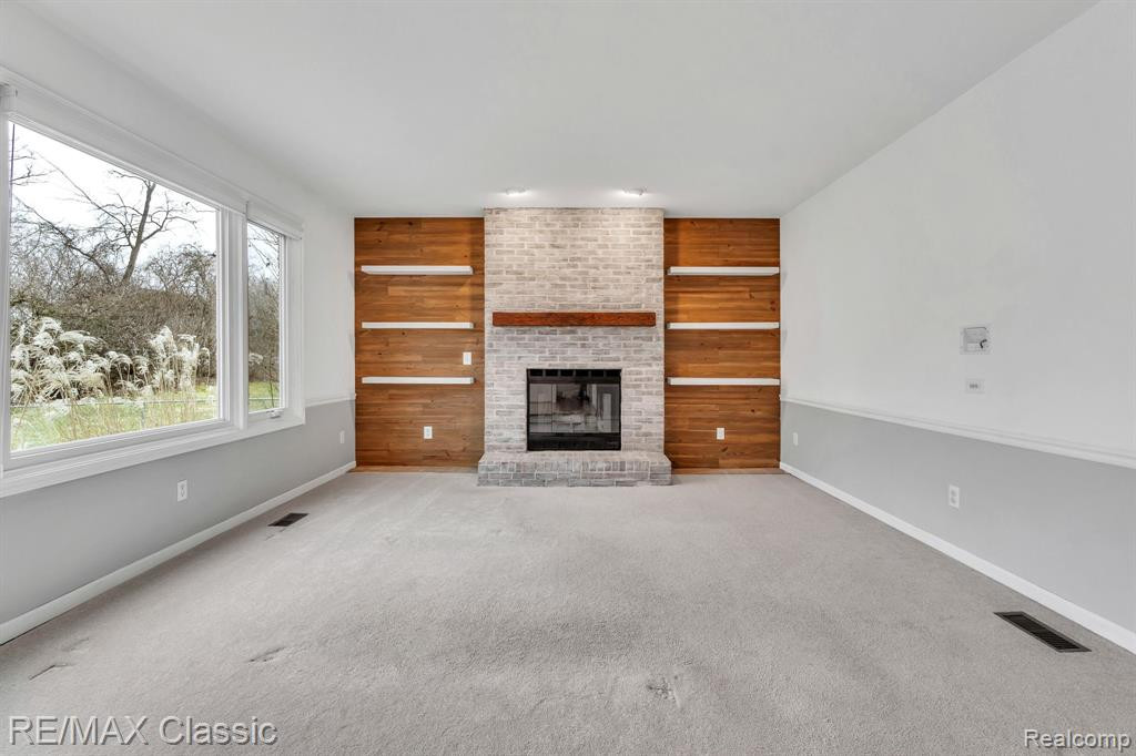1458 S HIDDEN CREEK Drive, Saline, MI 48176 — Photo 22