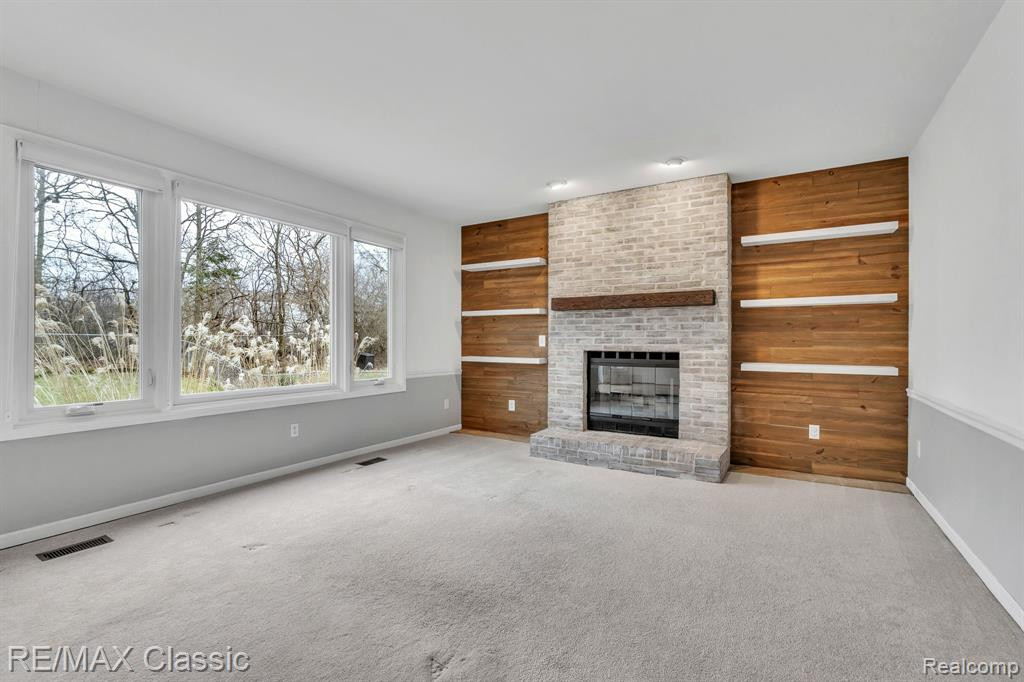 1458 S HIDDEN CREEK Drive, Saline, MI 48176 — Photo 24