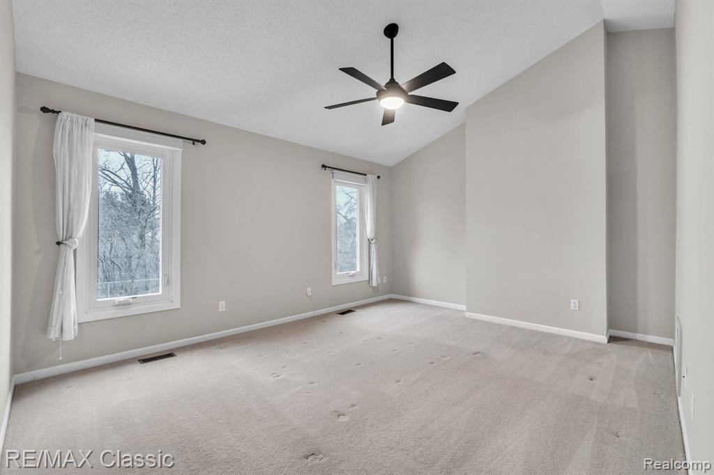 1458 S HIDDEN CREEK Drive, Saline, MI 48176 — Photo 30