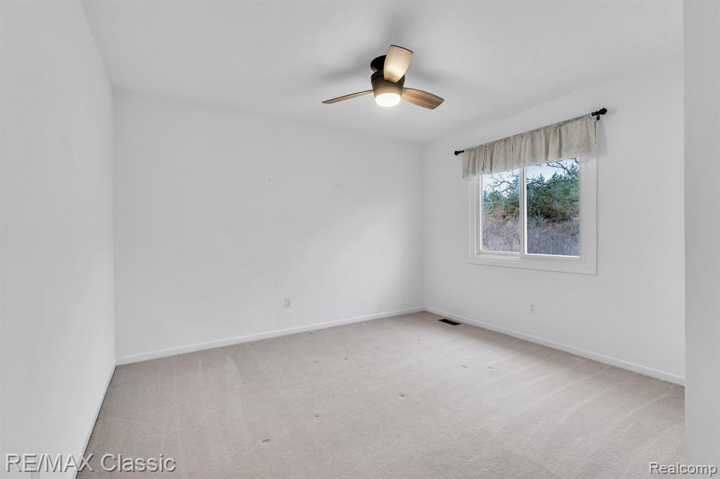 1458 S HIDDEN CREEK Drive, Saline, MI 48176 — Photo 40