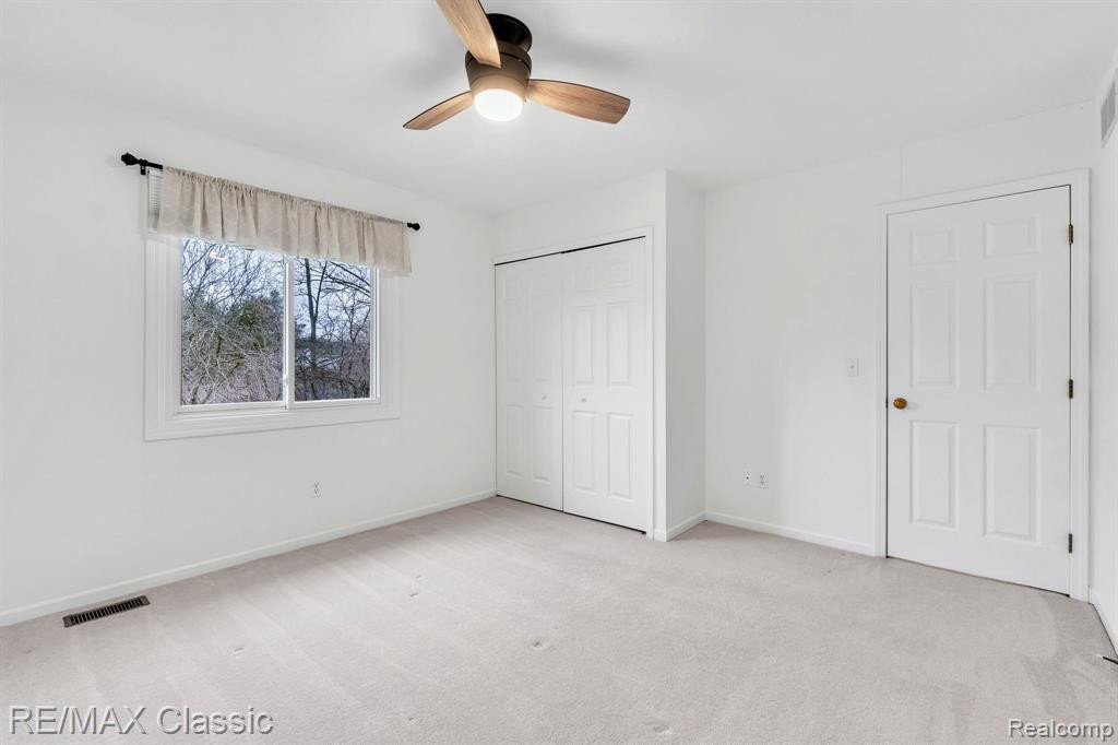1458 S HIDDEN CREEK Drive, Saline, MI 48176 — Photo 41
