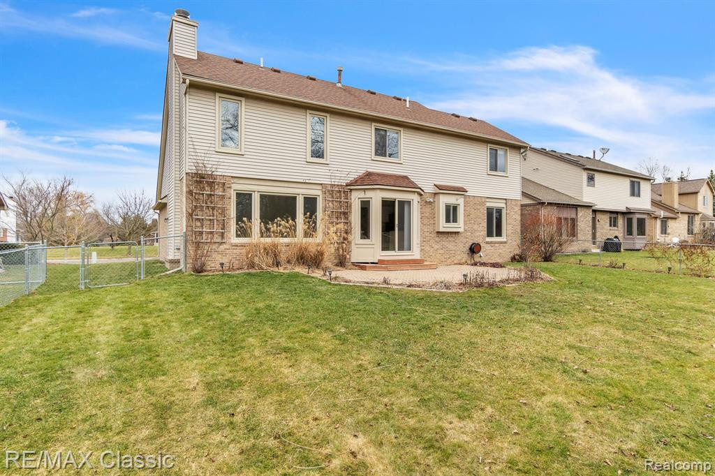1458 S HIDDEN CREEK Drive, Saline, MI 48176 — Photo 47