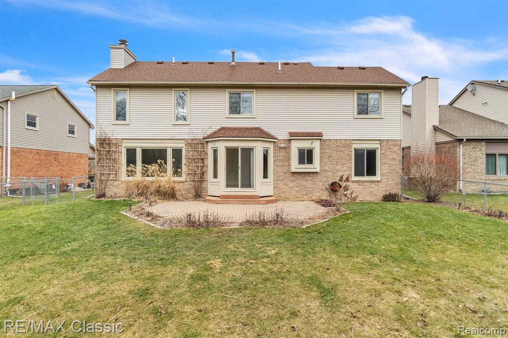 1458 S HIDDEN CREEK Drive, Saline, MI 48176 — Photo 49