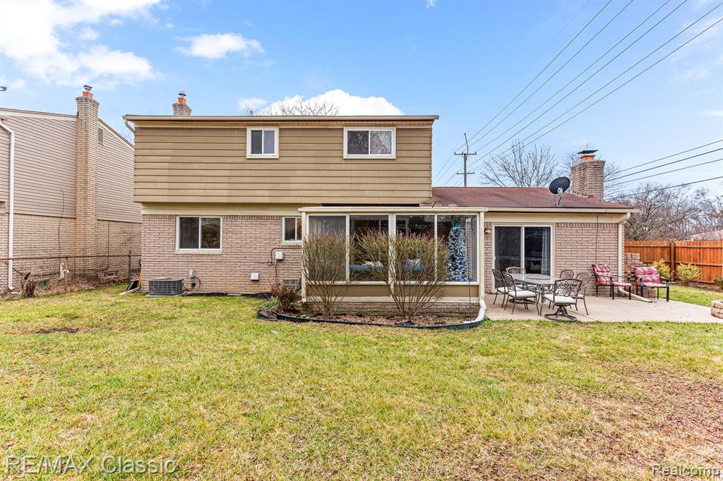 44296 Village, Canton, MI 48187 — Photo 2