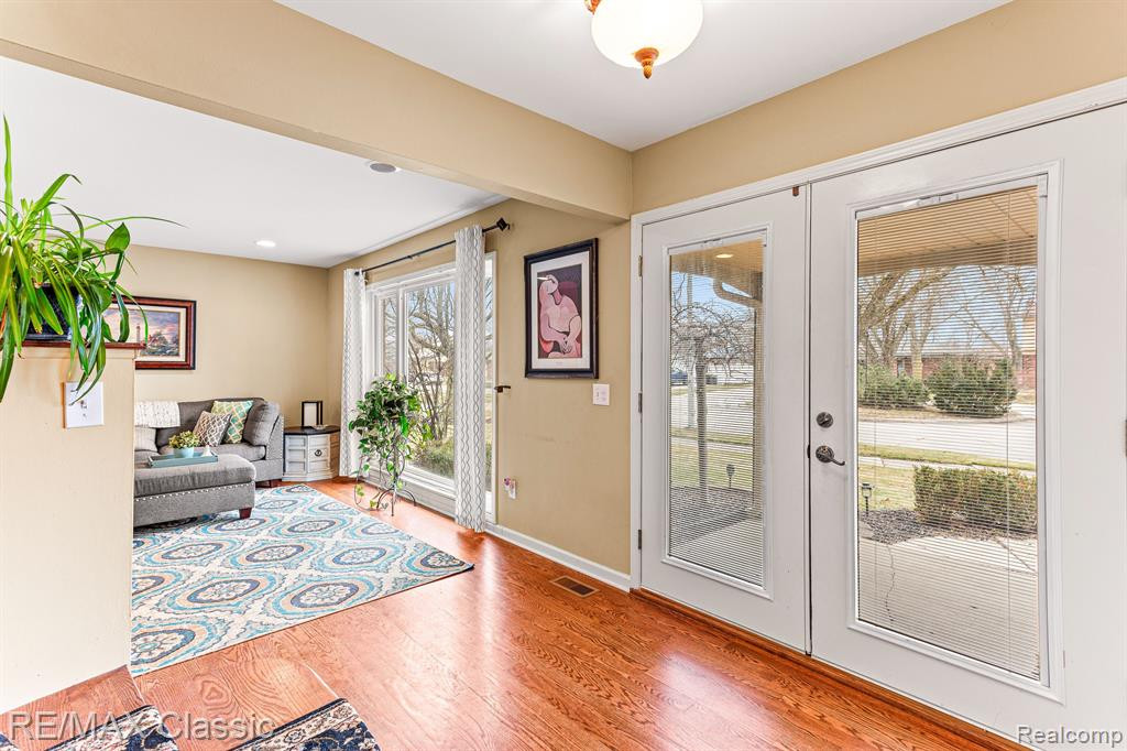 44296 Village, Canton, MI 48187 — Photo 3