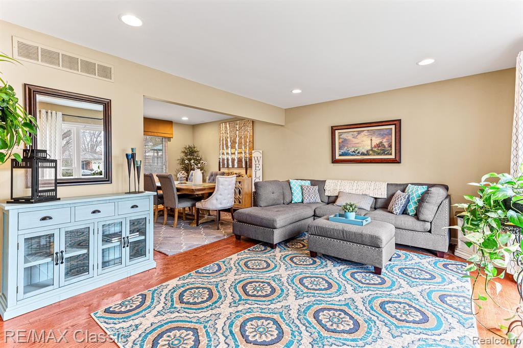 44296 Village, Canton, MI 48187 — Photo 4