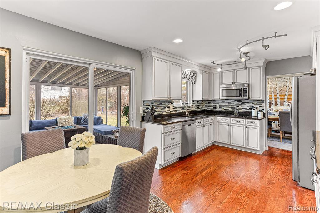 44296 Village, Canton, MI 48187 — Photo 8