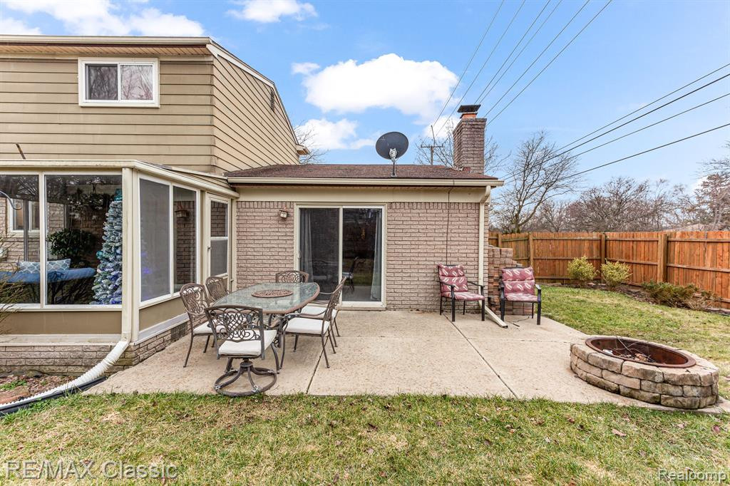 44296 Village, Canton, MI 48187 — Photo 32