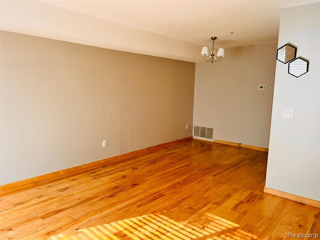 22236 CAPE COD Way, Farmington Hills, MI 48336 — Photo 4