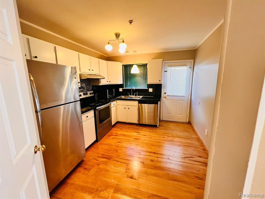 22236 CAPE COD Way, Farmington Hills, MI 48336 — Photo 8