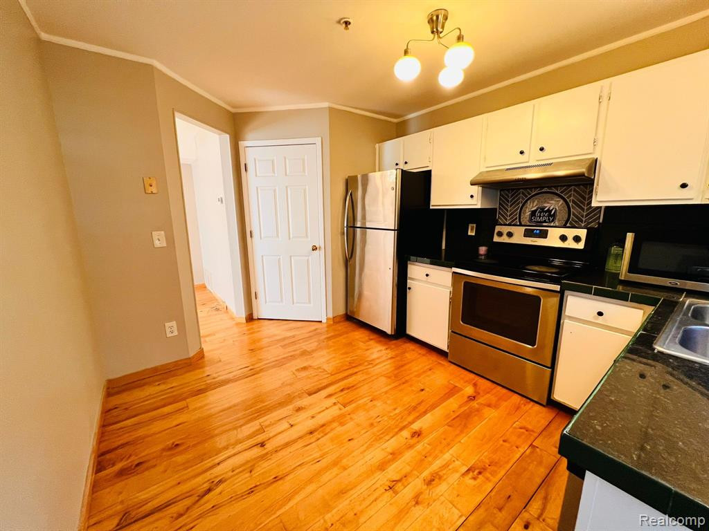 22236 CAPE COD Way, Farmington Hills, MI 48336 — Photo 10