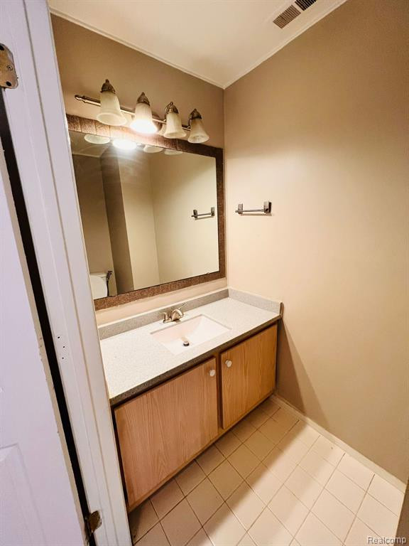 22236 CAPE COD Way, Farmington Hills, MI 48336 — Photo 12