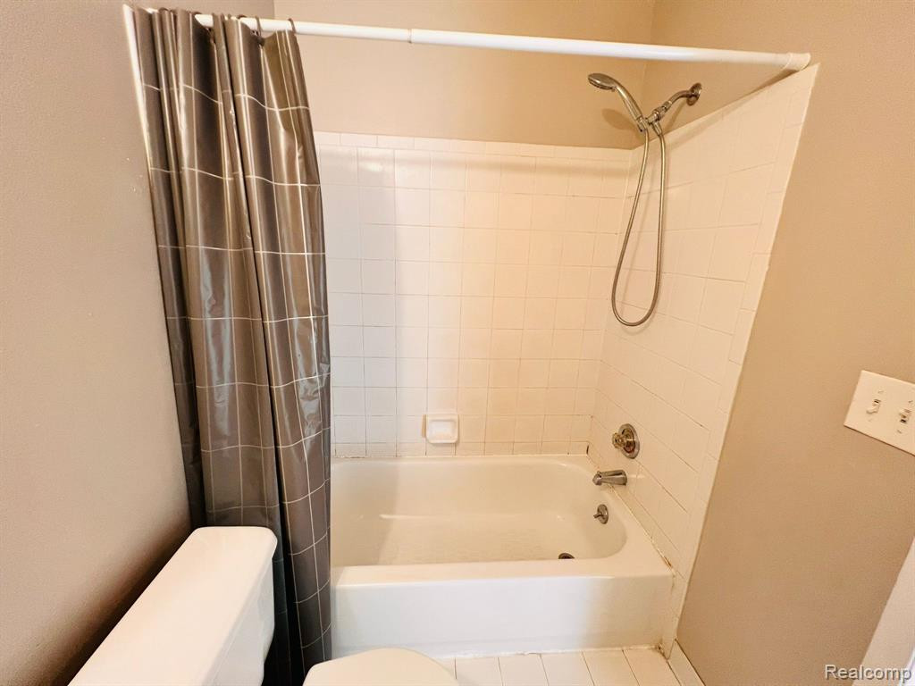 22236 CAPE COD Way, Farmington Hills, MI 48336 — Photo 27