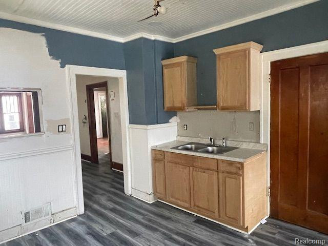 7401 MARCUS Street, Detroit, MI 48213 — Photo 11