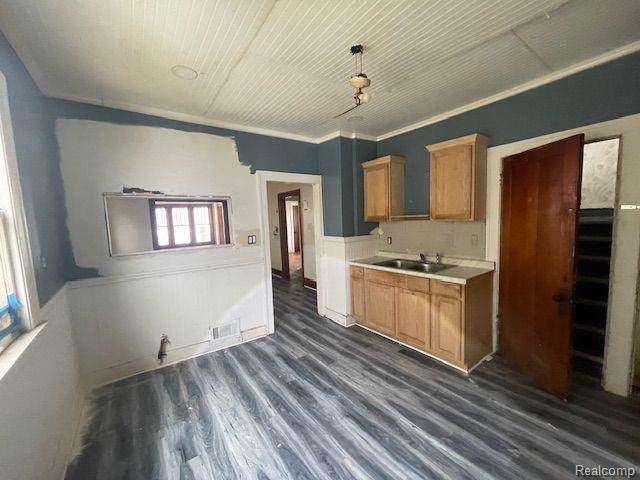 7401 MARCUS Street, Detroit, MI 48213 — Photo 13