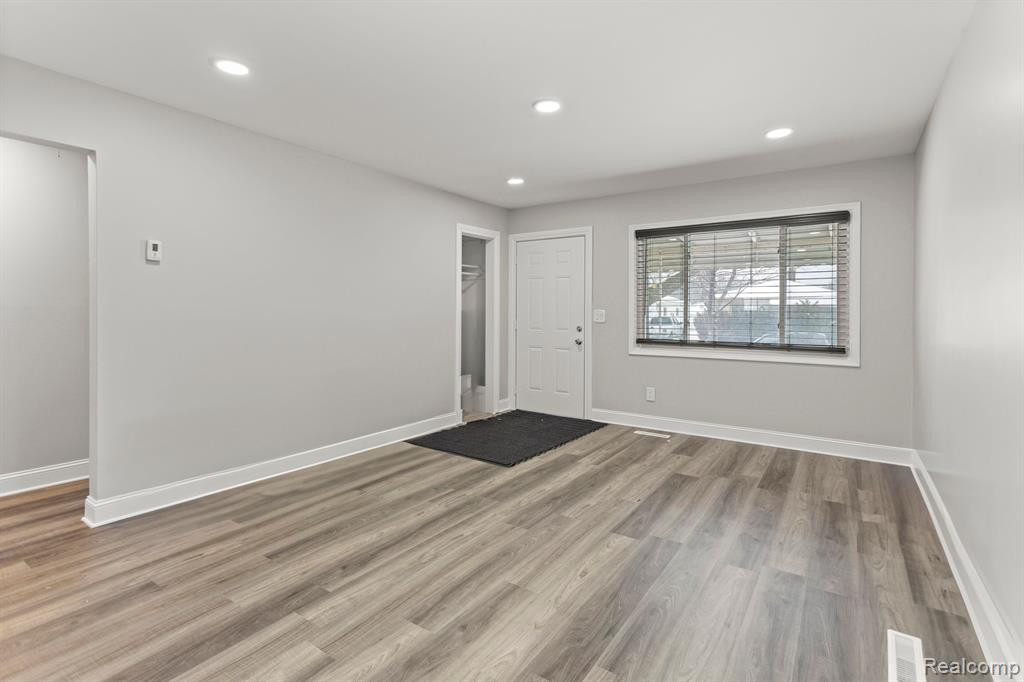 4103 DETROIT Street, Dearborn Heights, MI 48125 — Photo 15