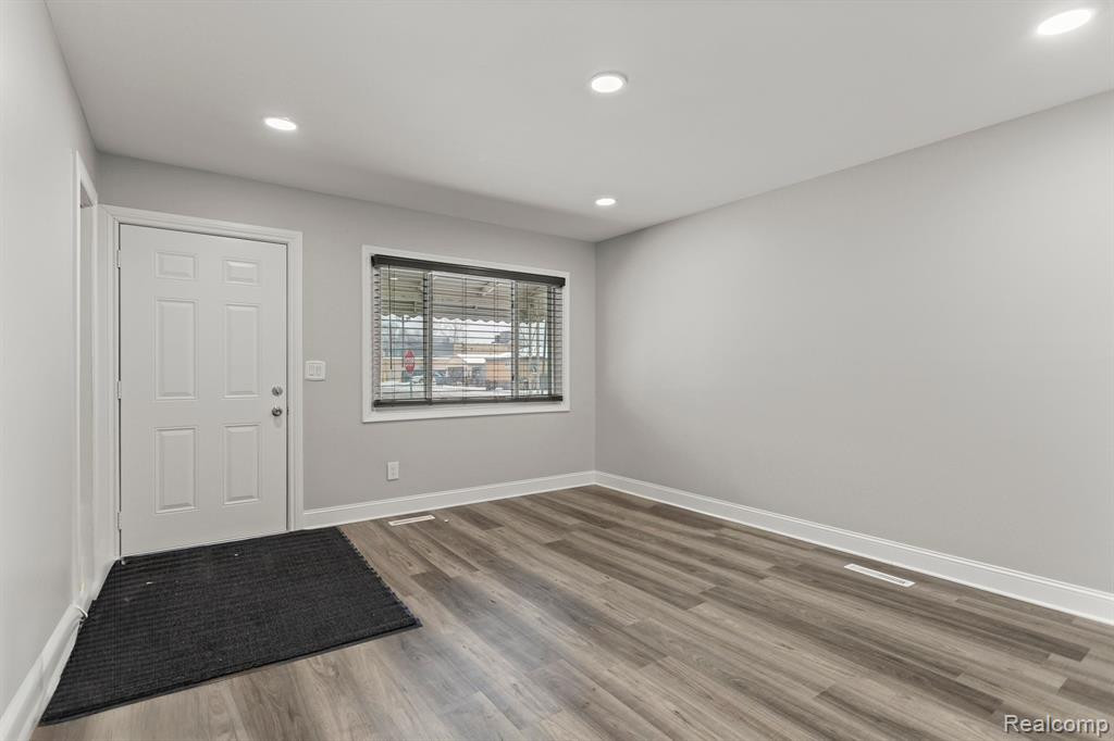 4103 DETROIT Street, Dearborn Heights, MI 48125 — Photo 16