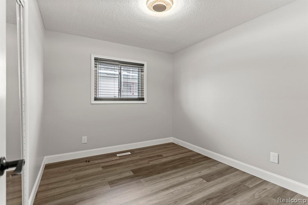 4103 DETROIT Street, Dearborn Heights, MI 48125 — Photo 19