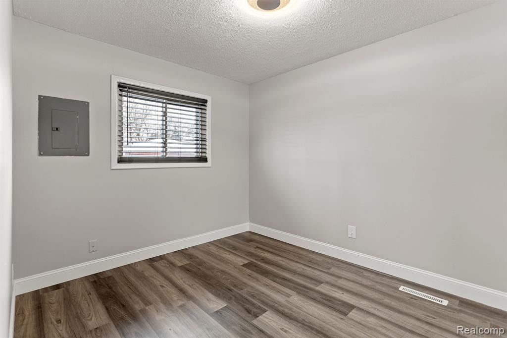 4103 DETROIT Street, Dearborn Heights, MI 48125 — Photo 21