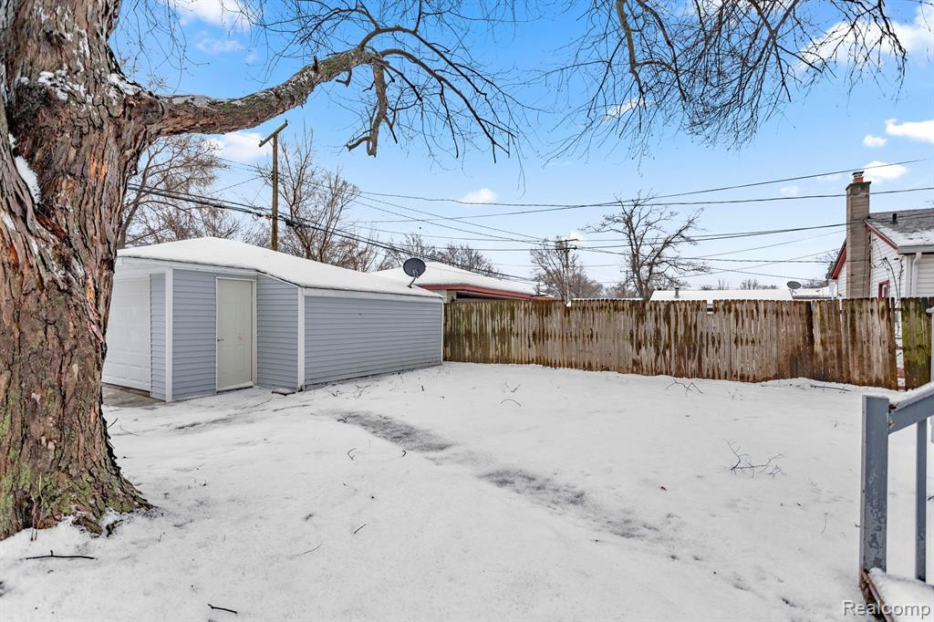 4103 DETROIT Street, Dearborn Heights, MI 48125 — Photo 32