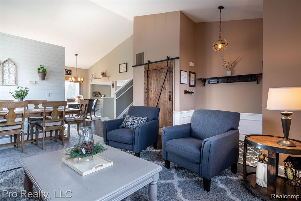 9980 W AVONDALE Circle, Ypsilanti, MI 48198 — Photo 4