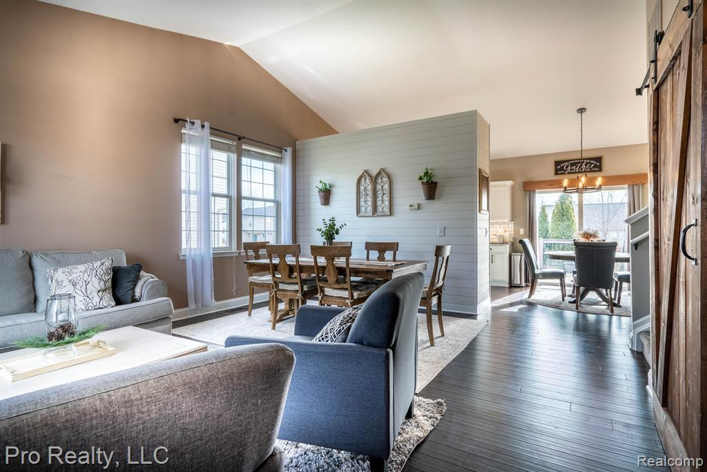 9980 W AVONDALE Circle, Ypsilanti, MI 48198 — Photo 5