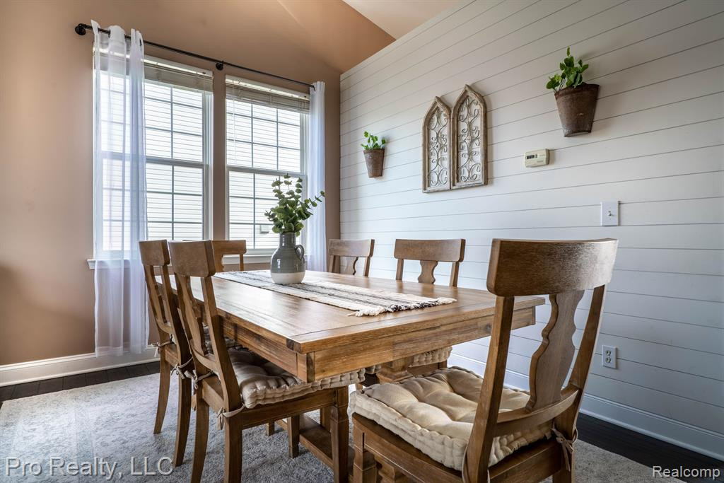 9980 W AVONDALE Circle, Ypsilanti, MI 48198 — Photo 10