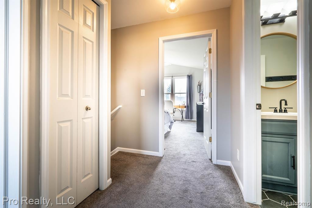 9980 W AVONDALE Circle, Ypsilanti, MI 48198 — Photo 12