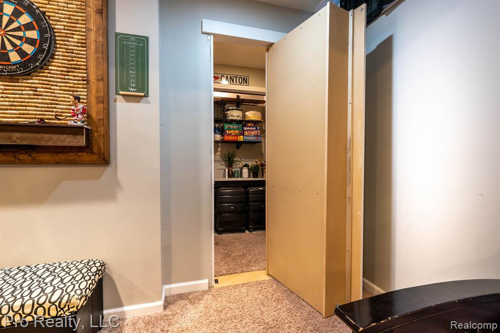 9980 W AVONDALE Circle, Ypsilanti, MI 48198 — Photo 23