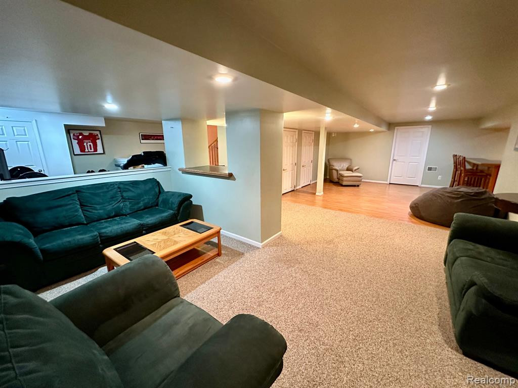 46694 Crosswick, Canton, MI 48187 — Photo 32