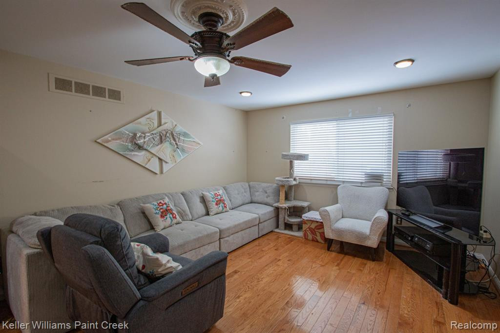 45292 Universal Court, Shelby Twp, MI 48317 — Photo 6