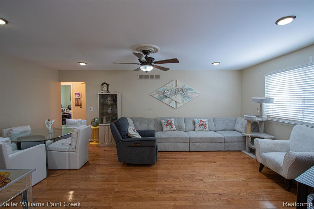 45292 Universal Court, Shelby Twp, MI 48317 — Photo 7
