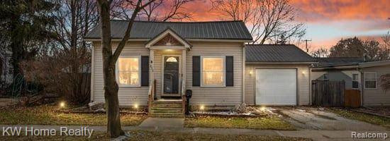 833 N MADISON Street, Lapeer, MI 48446 — front exterior