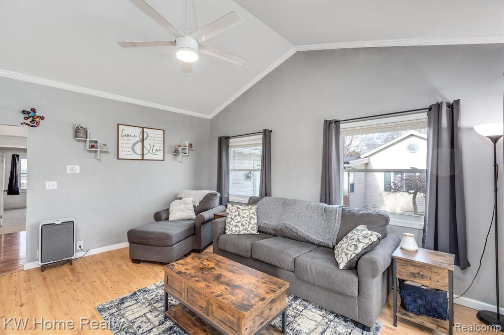 833 N MADISON Street, Lapeer, MI 48446 — Photo 7