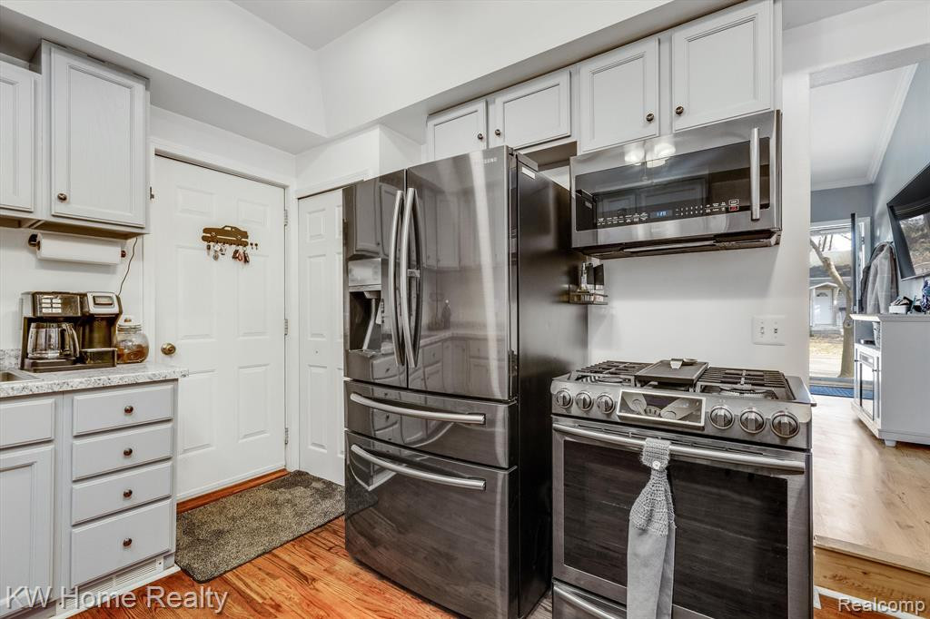 833 N MADISON Street, Lapeer, MI 48446 — Photo 13