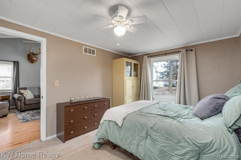 833 N MADISON Street, Lapeer, MI 48446 — Photo 17