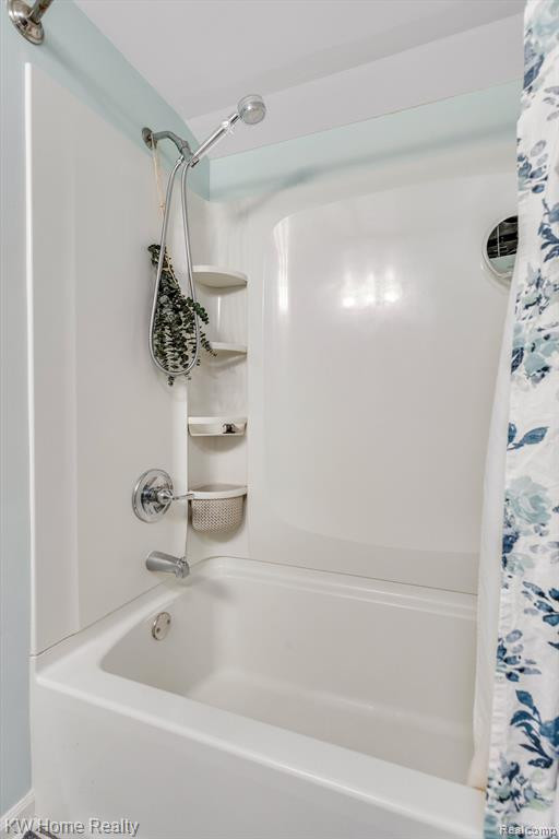 833 N MADISON Street, Lapeer, MI 48446 — Photo 20