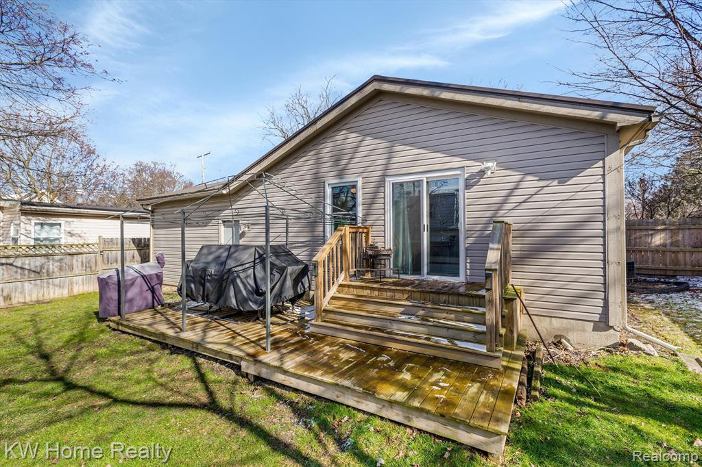 833 N MADISON Street, Lapeer, MI 48446 — Photo 28