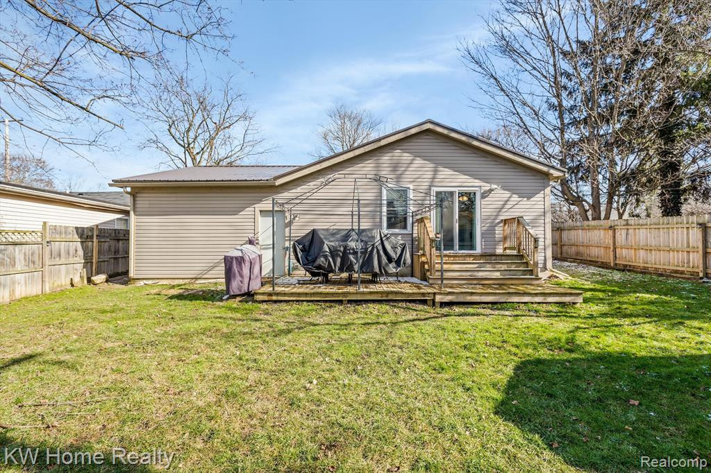 833 N MADISON Street, Lapeer, MI 48446 — Photo 31
