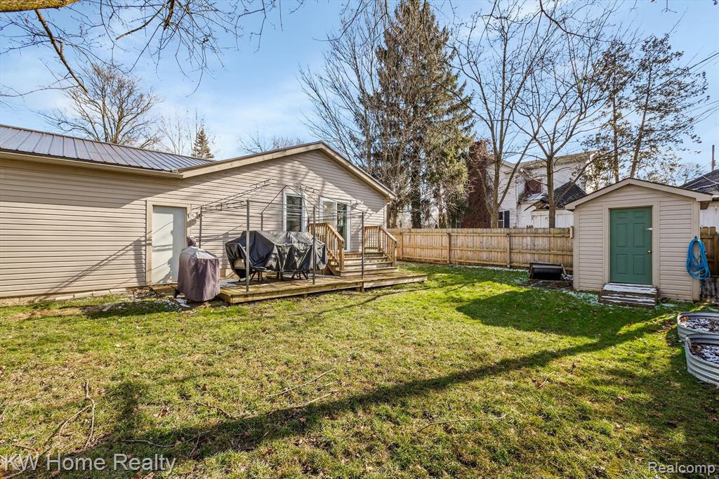 833 N MADISON Street, Lapeer, MI 48446 — Photo 32