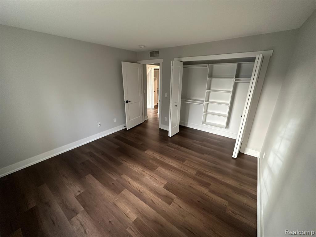 204 MAPLEWOOD, 4, South Lyon, MI 48178 — Photo 16